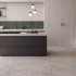 keramische vloertegel, vloertegels, lichtgrijs, betonlook, groot formaat, tilestone, impermo